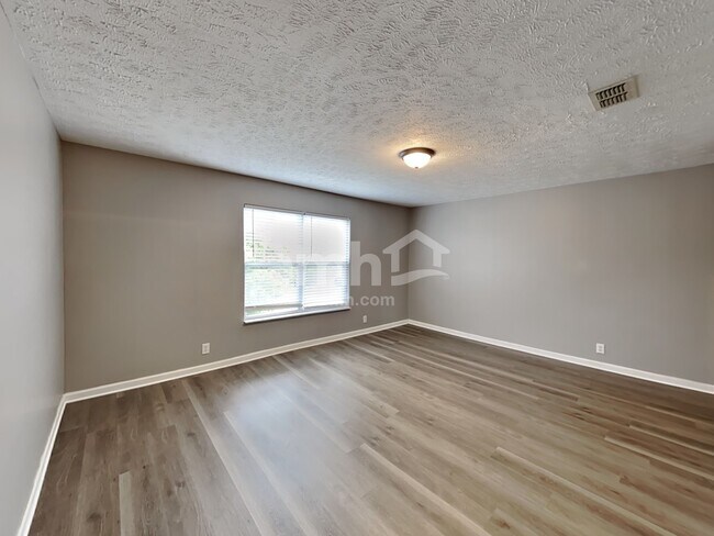 Building Photo - 3628 Coles Branch Dr