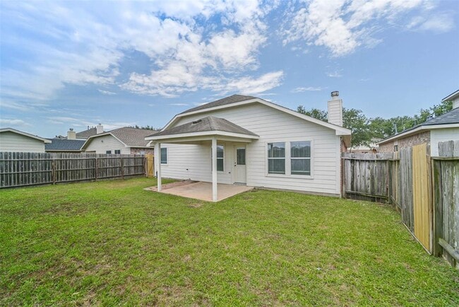 Building Photo - 9911 Driftwood Park Dr