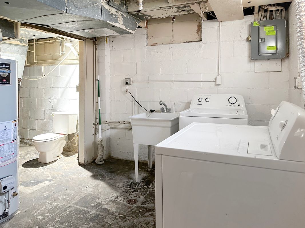 Building Photo - 4453 Newberry St