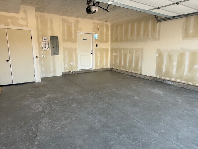 Building Photo - 958 Swoop Dr
