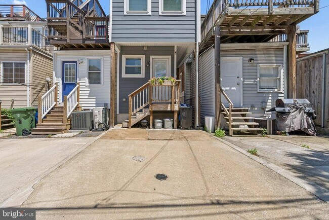 Building Photo - 1228 Patapsco St