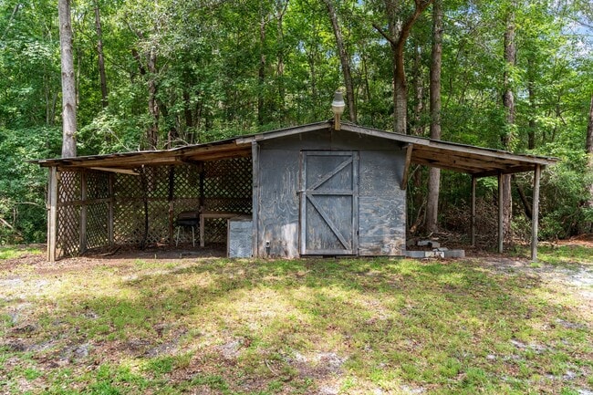 Building Photo - 2061 Center Ct SW
