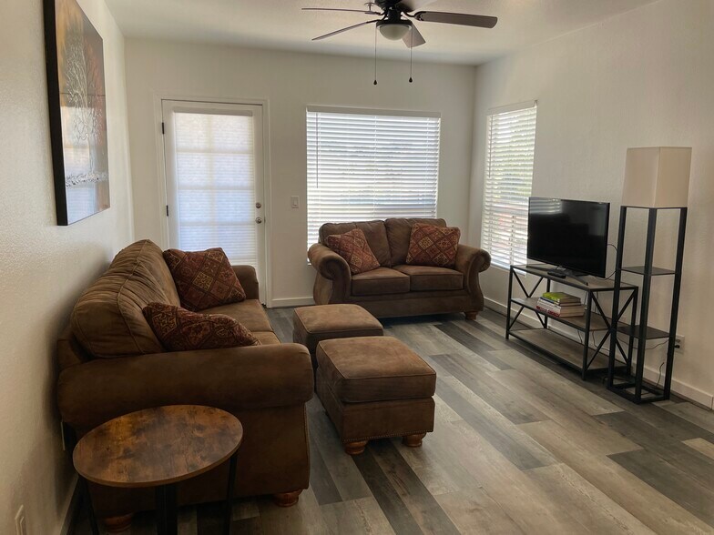 Building Photo - 1825 W Ray Rd