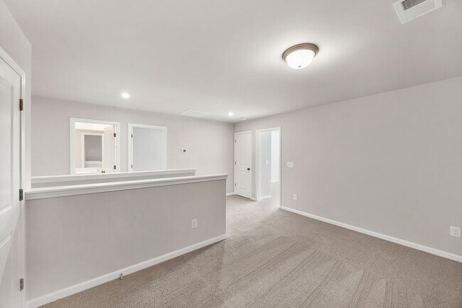 Building Photo - 512 Serena Trl