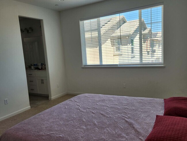 Building Photo - 3043 Vasquez Ct