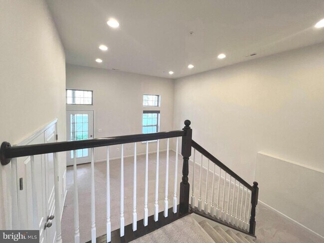 Building Photo - 620 Shore Forest Dr