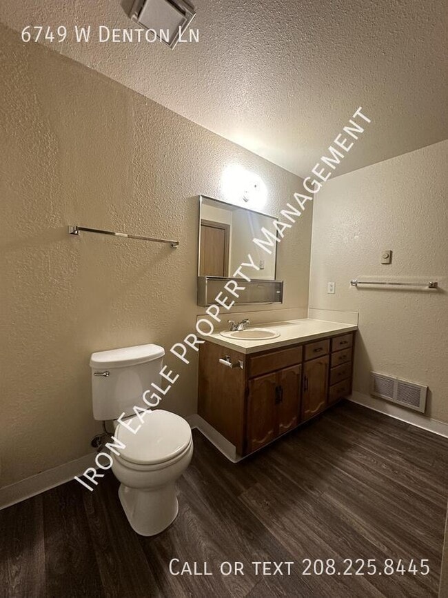 Building Photo - 6749 W Denton Ln