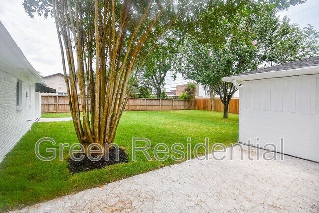 Building Photo - 4947 Cheena Dr