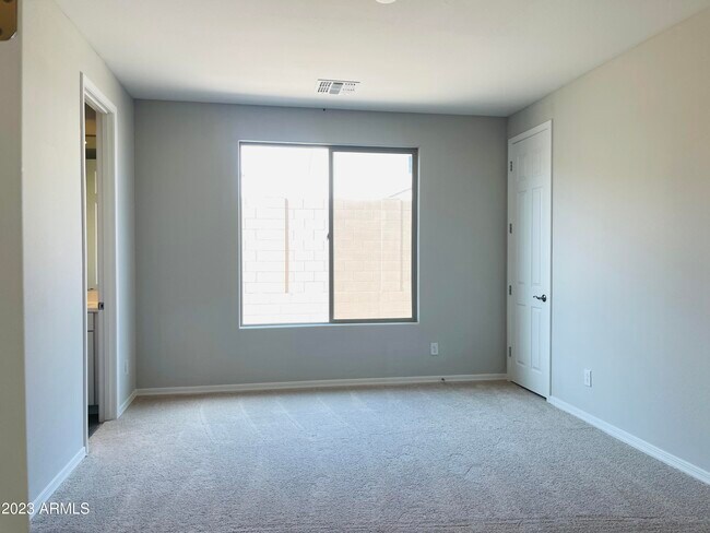 Building Photo - 1561 Sabel Ct