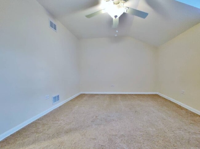 Building Photo - 1520 Chippewa Dr