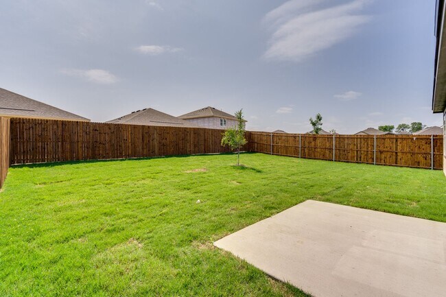 Building Photo - 778 Camden Dr