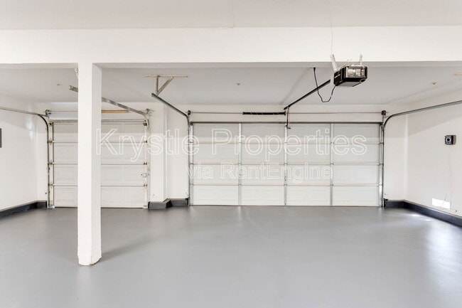 Building Photo - 35 Goldfinch Dr