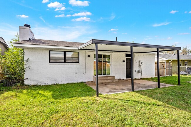 Building Photo - 140 SW 69th St