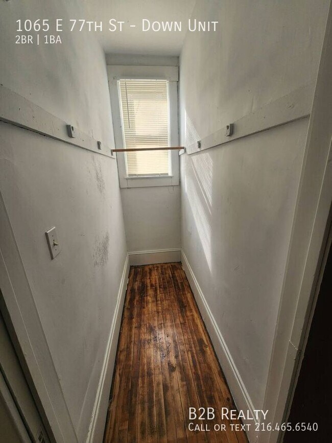 Building Photo - 1065 E 77th St