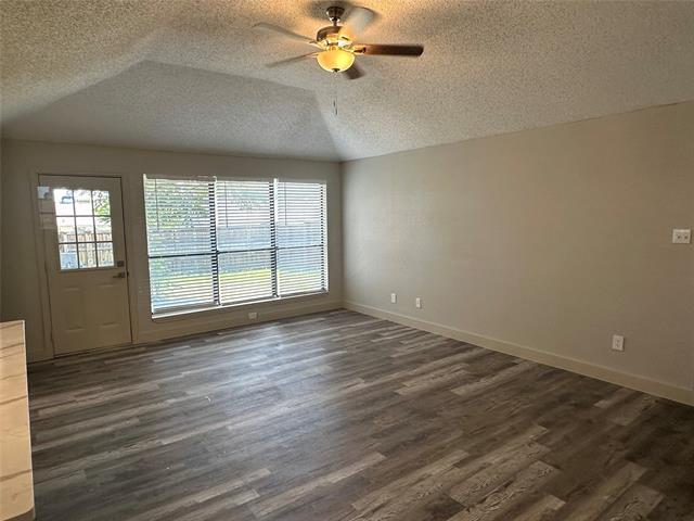 Building Photo - 1581 Glenmore Dr