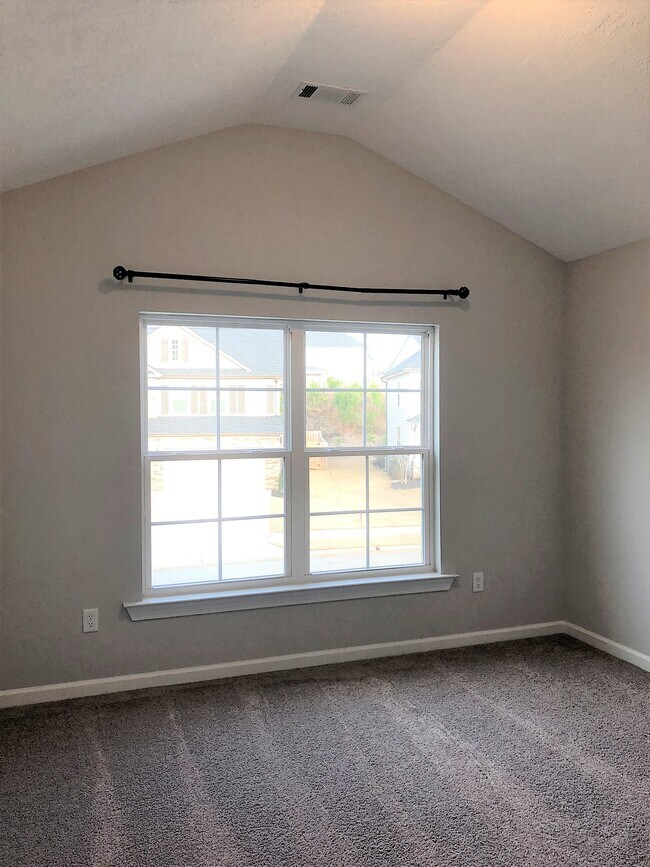 Building Photo - 902 Chesford Dr