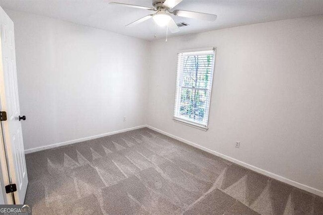 Building Photo - 1865 Oak Tree Hollow