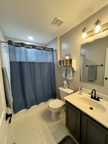 Building Photo - 1310 Farley Ct S
