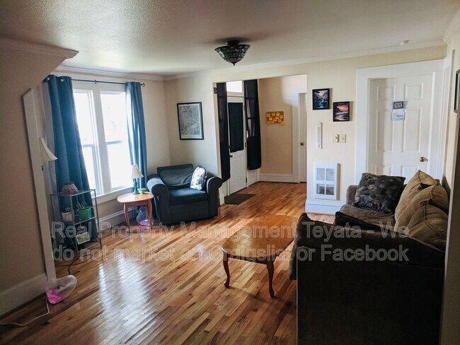 Building Photo - 1405 Halleck St