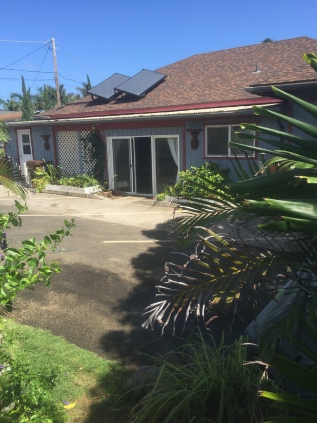 Building Photo - Waiehu Beach Rd- 2bed/2bath Ohana