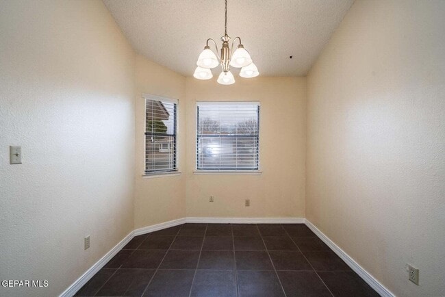 Building Photo - 1555 Common Dr