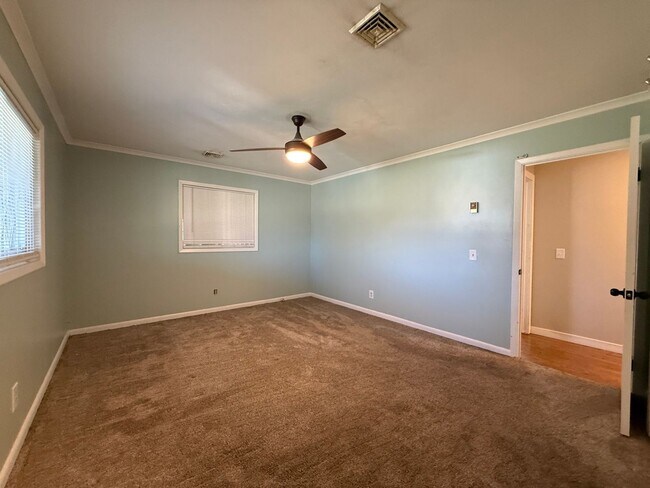 Building Photo - 2 Bedroom 1.5 Bath Home in Greeneville, TN