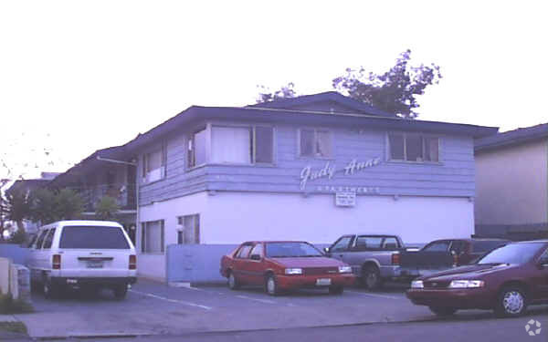 Building Photo - Judy Anne Apartments