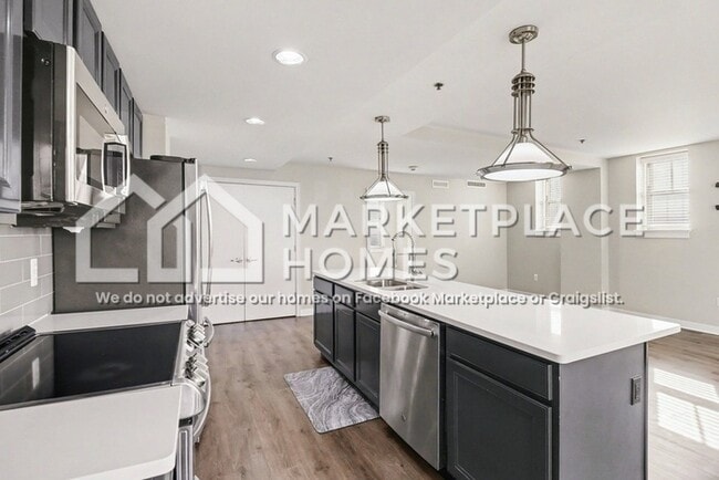 Building Photo - 525 W Lafayette Blvd