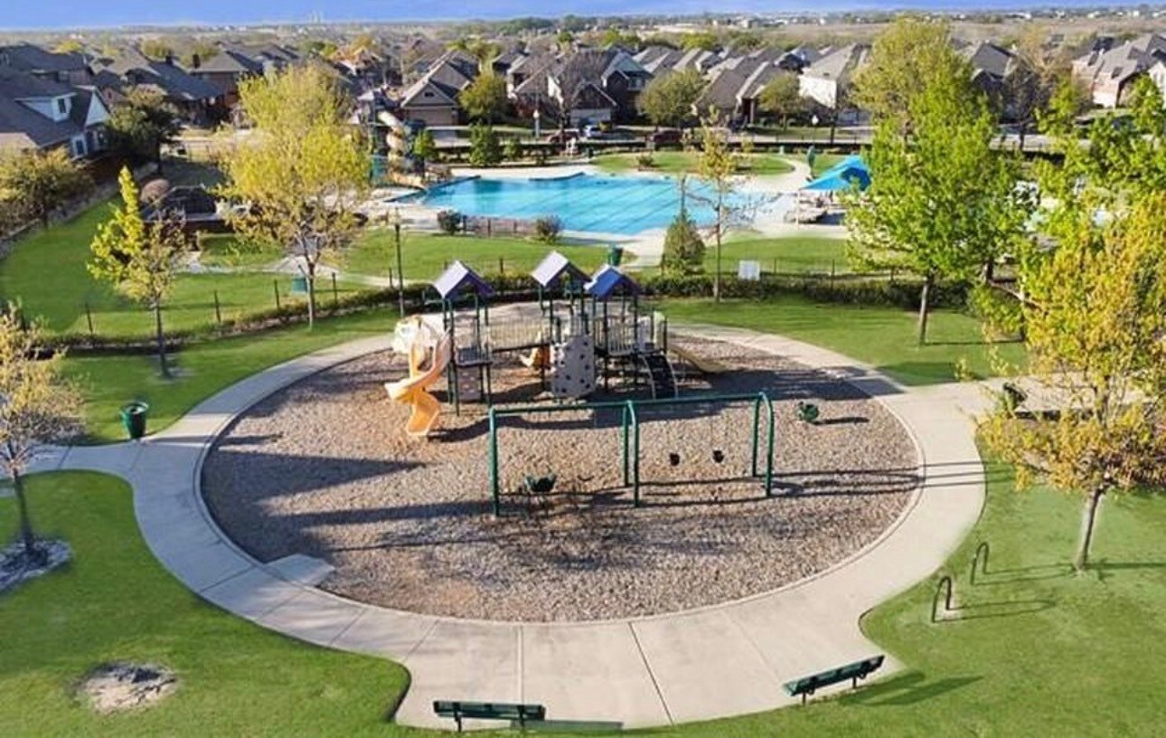 Building Photo - 429 Foxcraft Dr