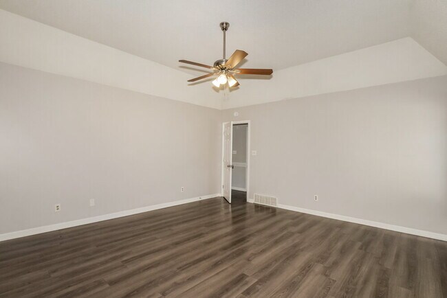 Building Photo - 2068 Heather Ridge