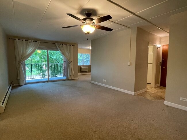 living room - 120 N Lincoln Ln