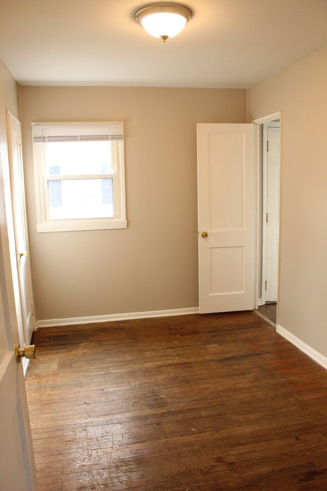 Building Photo - 3302 Karl Rd