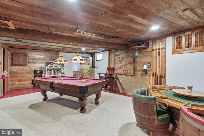 Building Photo - 218 Holly Ave