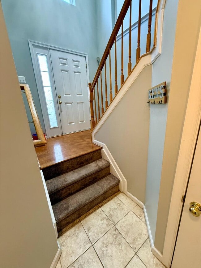 Building Photo - 838 Lowe Rd