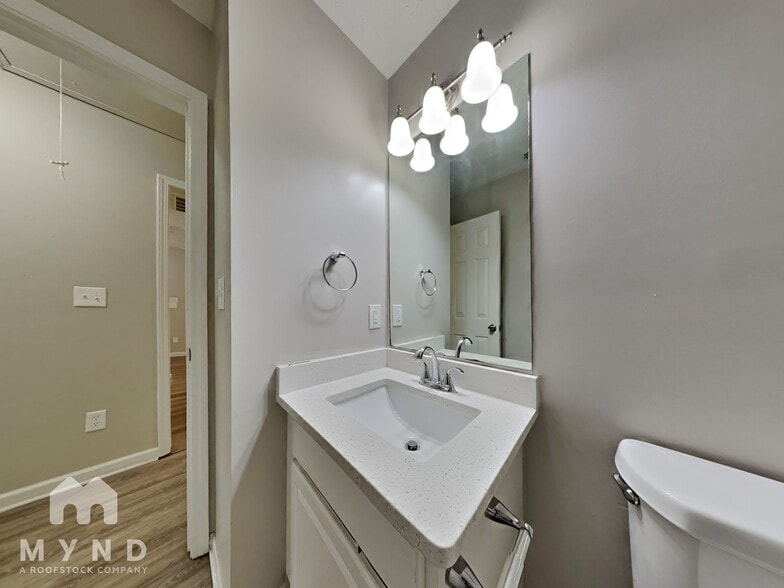 Building Photo - 211 Nicki Ct