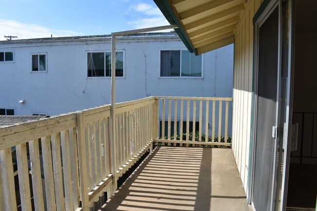 Building Photo - 512-516 N CITRUS AVENUE