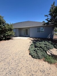 Building Photo - Large Duplex, Pelican Pointe Area