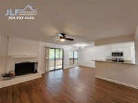 Building Photo - Great 2 bed/2 bath Condo in Convenient Charlotte Area!