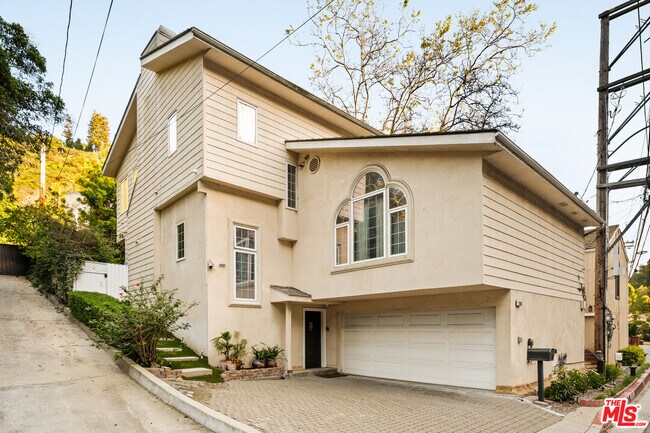 Building Photo - 1110 N Beverly Glen Blvd