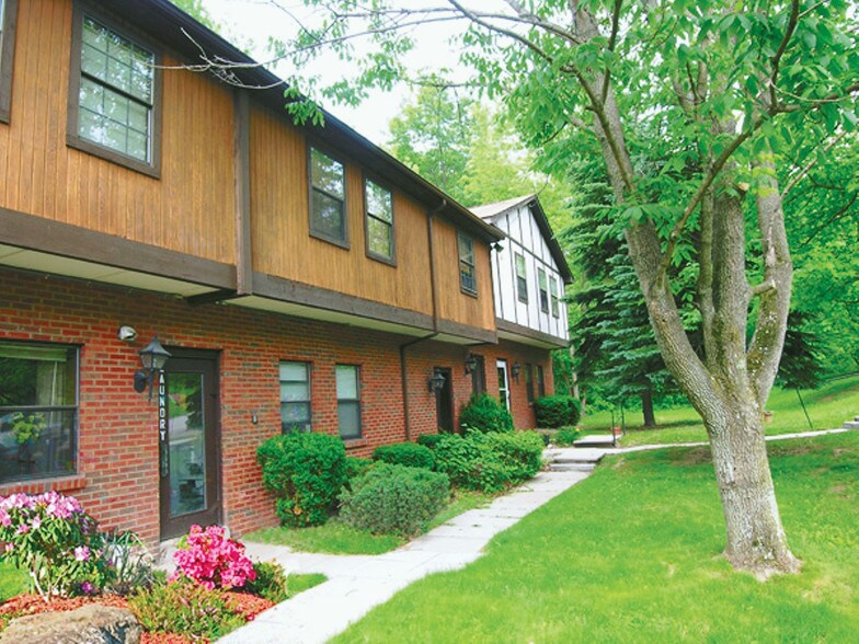 Center Grove Apartments 913 Center St McKeesport PA 15132 Apartment