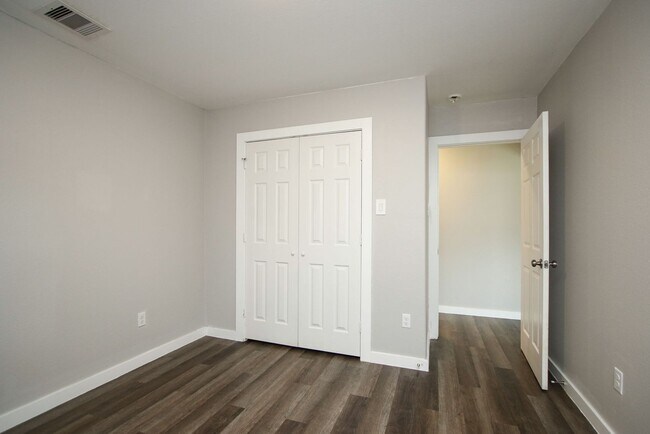 Building Photo - 5709 Breland St
