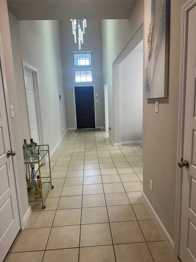 Building Photo - 1617 Darwin Cedar Dr