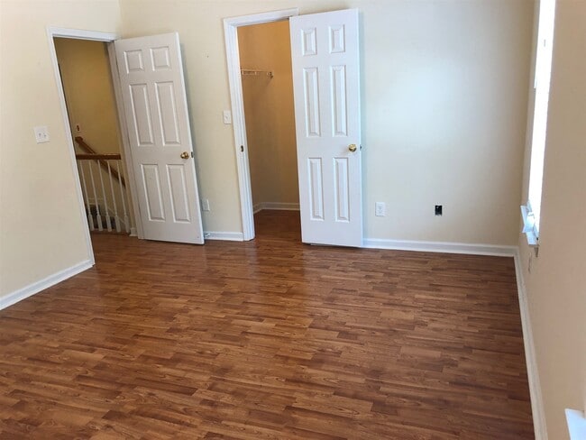 Building Photo - 638 N Fairfield Dr
