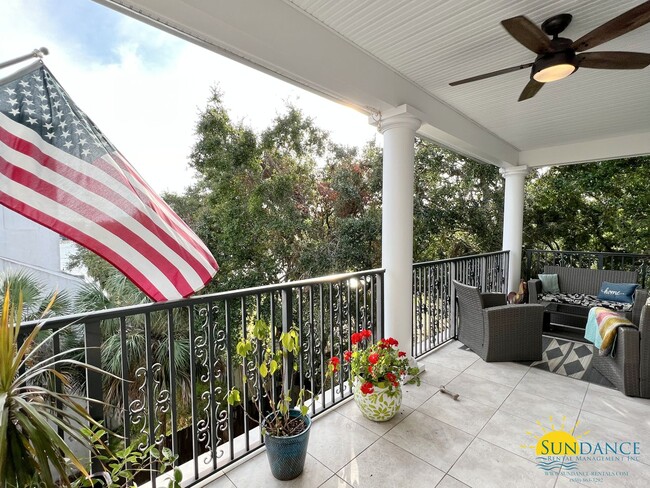 Building Photo - Beautiful Partially Furnished Condo in Downtown Fort Walton Beach!