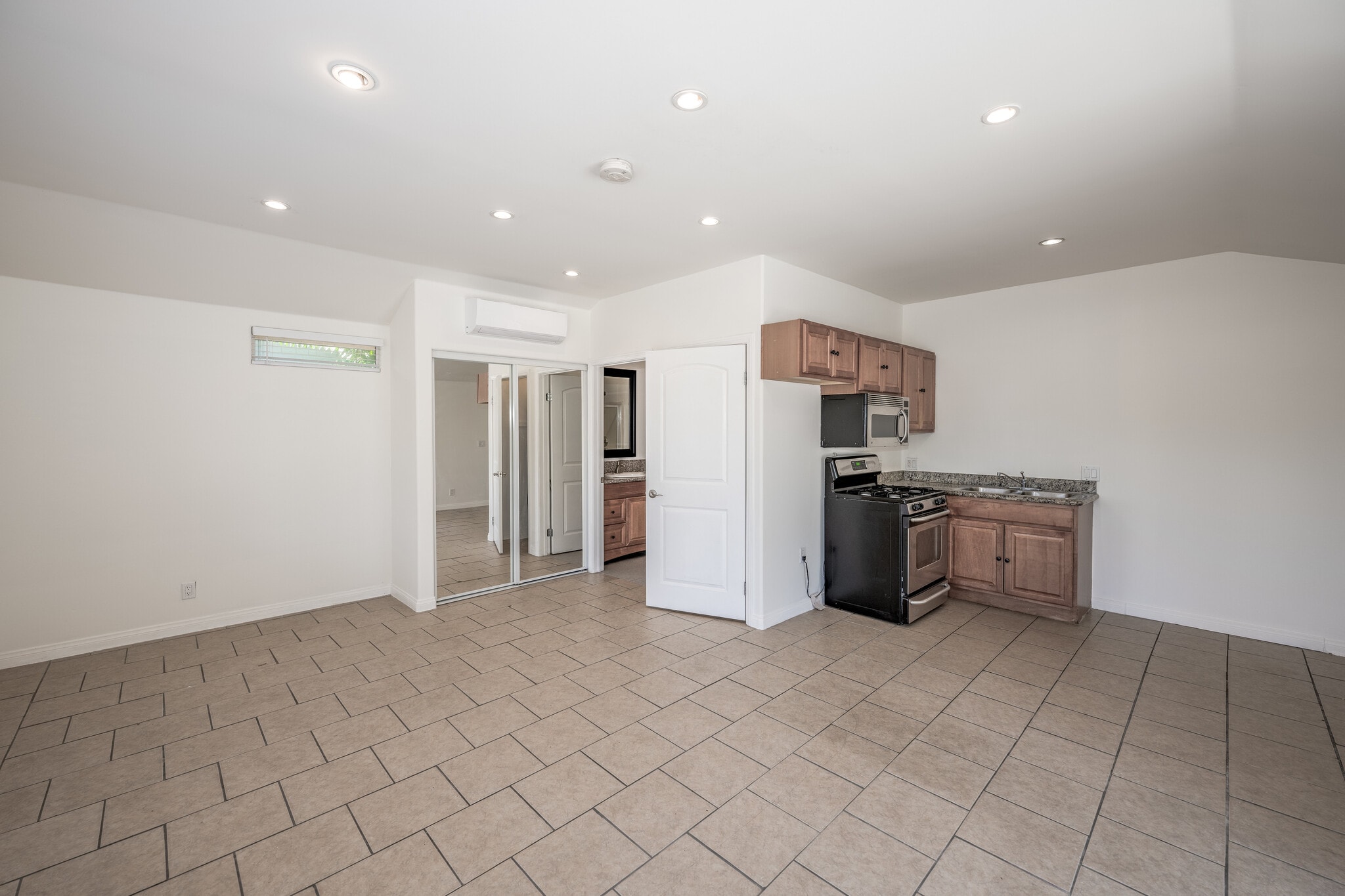 Building Photo - 6633 Radford Ave