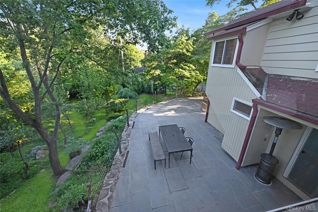 Building Photo - 47 Mountainview Dr
