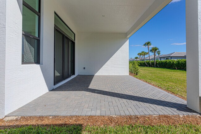 Building Photo - 9155 SW Esule Way