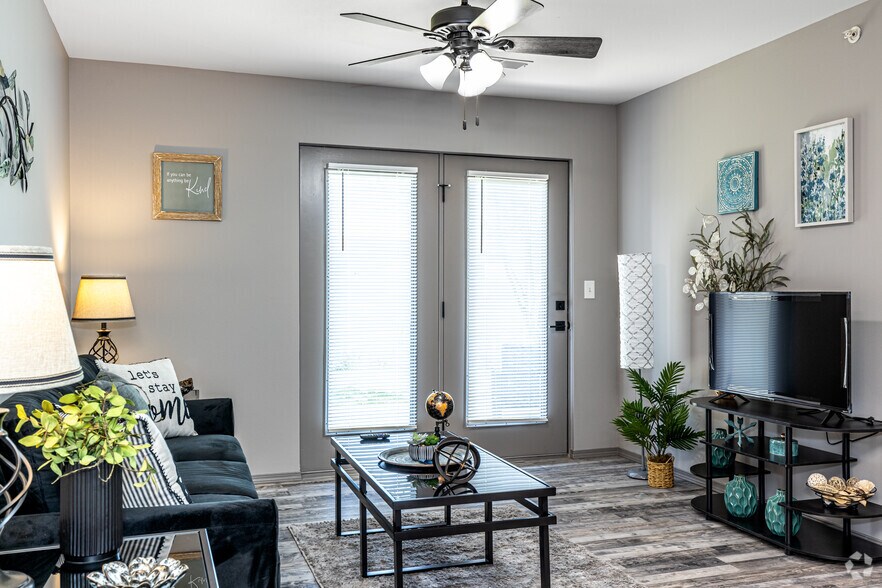 Southernwood Apartments 226236 W Tracker Rd Nixa MO 65714