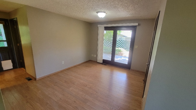 Building Photo - 181 Blossom Way