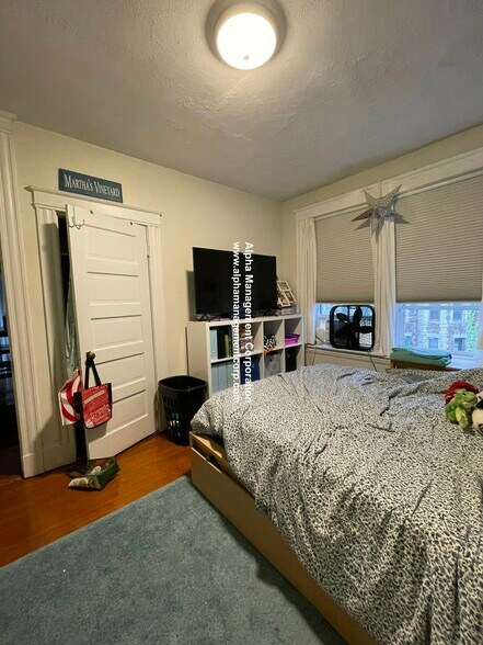 Building Photo - 208 Winthrop Rd